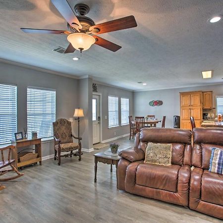 Waterfront New Orleans Home With Private Dock And Pier 외부 사진