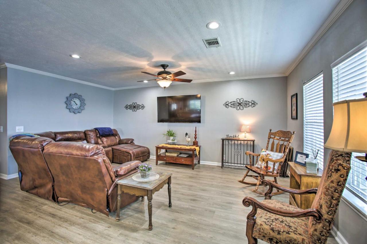 Waterfront New Orleans Home With Private Dock And Pier 외부 사진