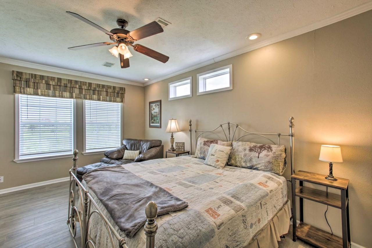 Waterfront New Orleans Home With Private Dock And Pier 외부 사진