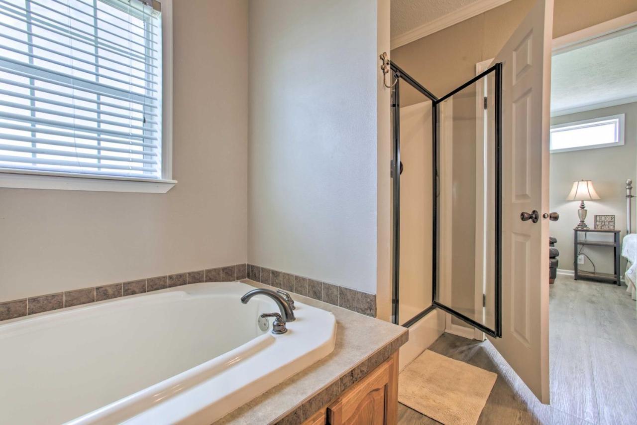 Waterfront New Orleans Home With Private Dock And Pier 외부 사진