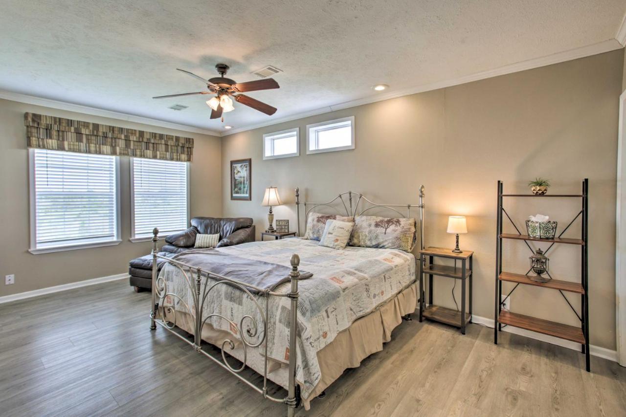 Waterfront New Orleans Home With Private Dock And Pier 외부 사진